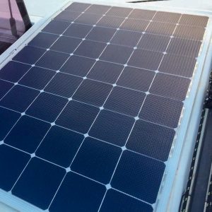 Jeanneau 449 409 Solaranlage begehbar Schiebelukgarage Solbian Solar