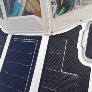 Solbian Solar Elan 340 Segelyacht Solaranlage begehbar schwarz Boot Yacht