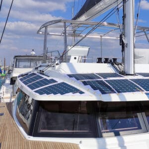 Solbian Solar Fountaine Pajot 67 Alegria KIMATA Solaranlage Photovoltaik autark Katamaran Segelyacht Yacht Charter Luxus Segelkatamaran Papierschablone Template