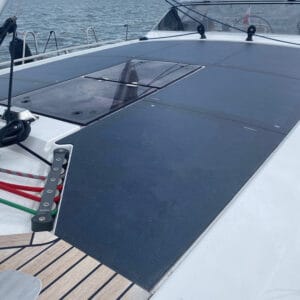 Solbian Solar Sunbeam 46.1 Segelyacht Deck Sprayhood Solaranlage begehbar