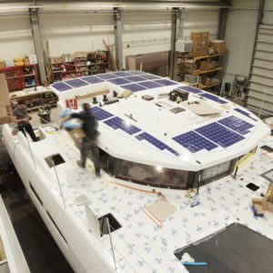 Neel 47 Trimaran Solbian Solar Solaranlage begehbar maßgefertigt Segelyacht Montage