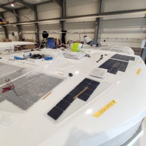 Neel 47 Trimaran Solbian Solar Solaranlage begehbar maßgefertigt Segelyacht Montage